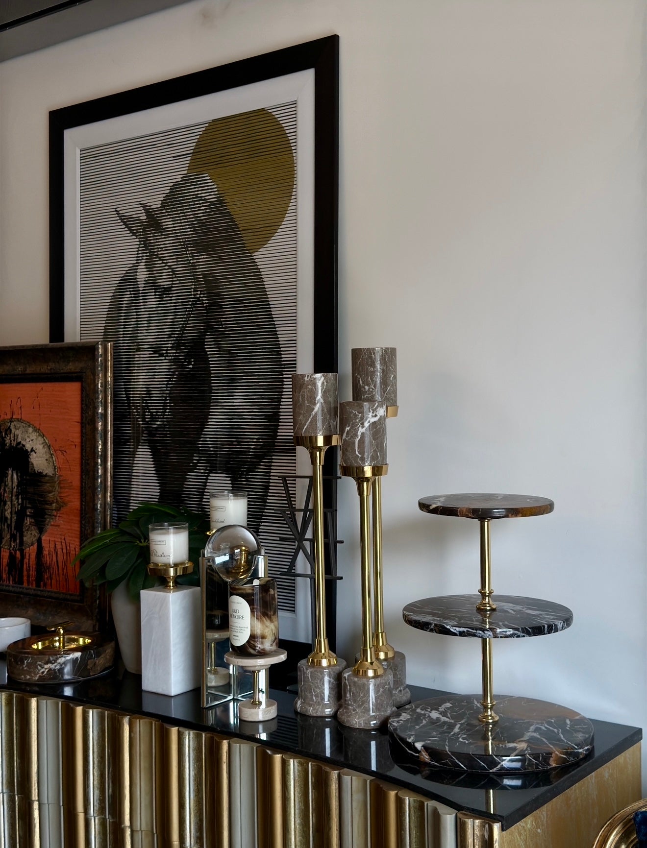 Black & Gold Circular Three Tiered Stand